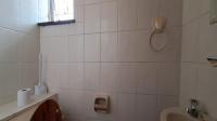Bathroom 2 - 3 square meters of property in Witpoortjie