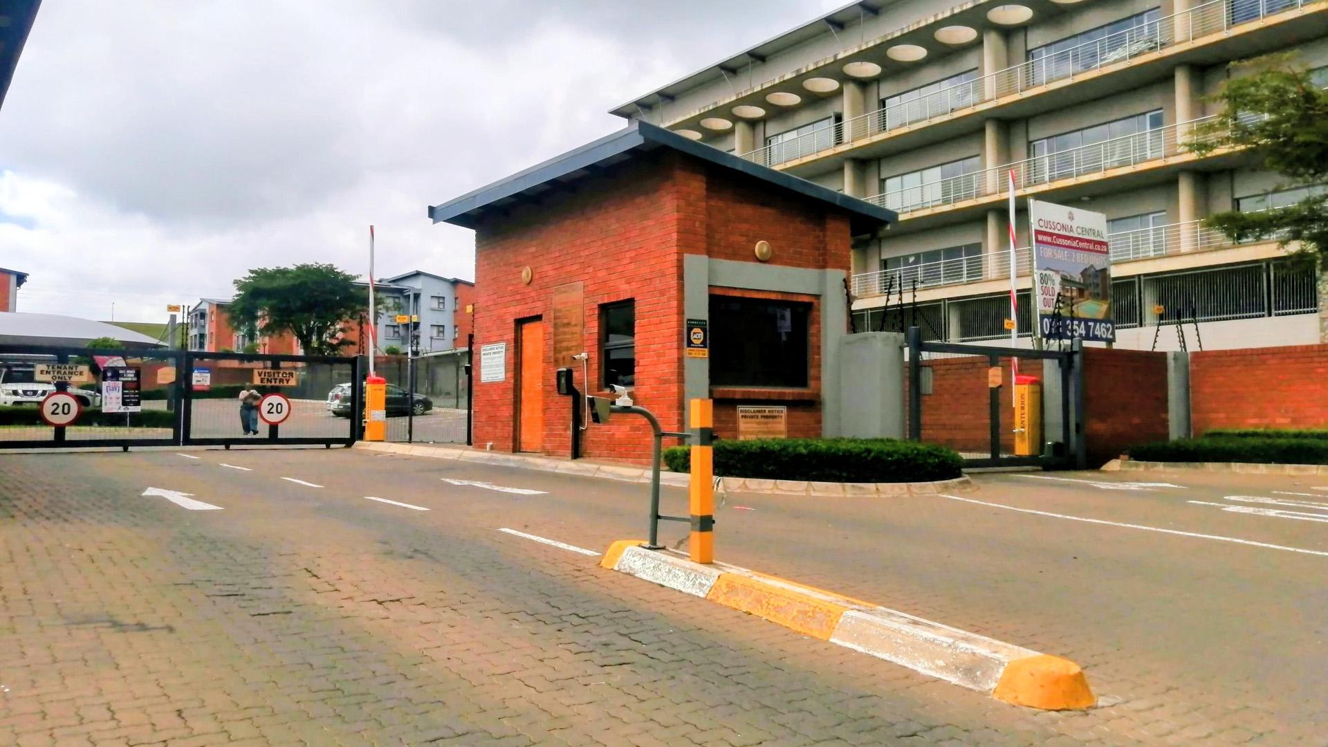 Front View of property in Grand Central