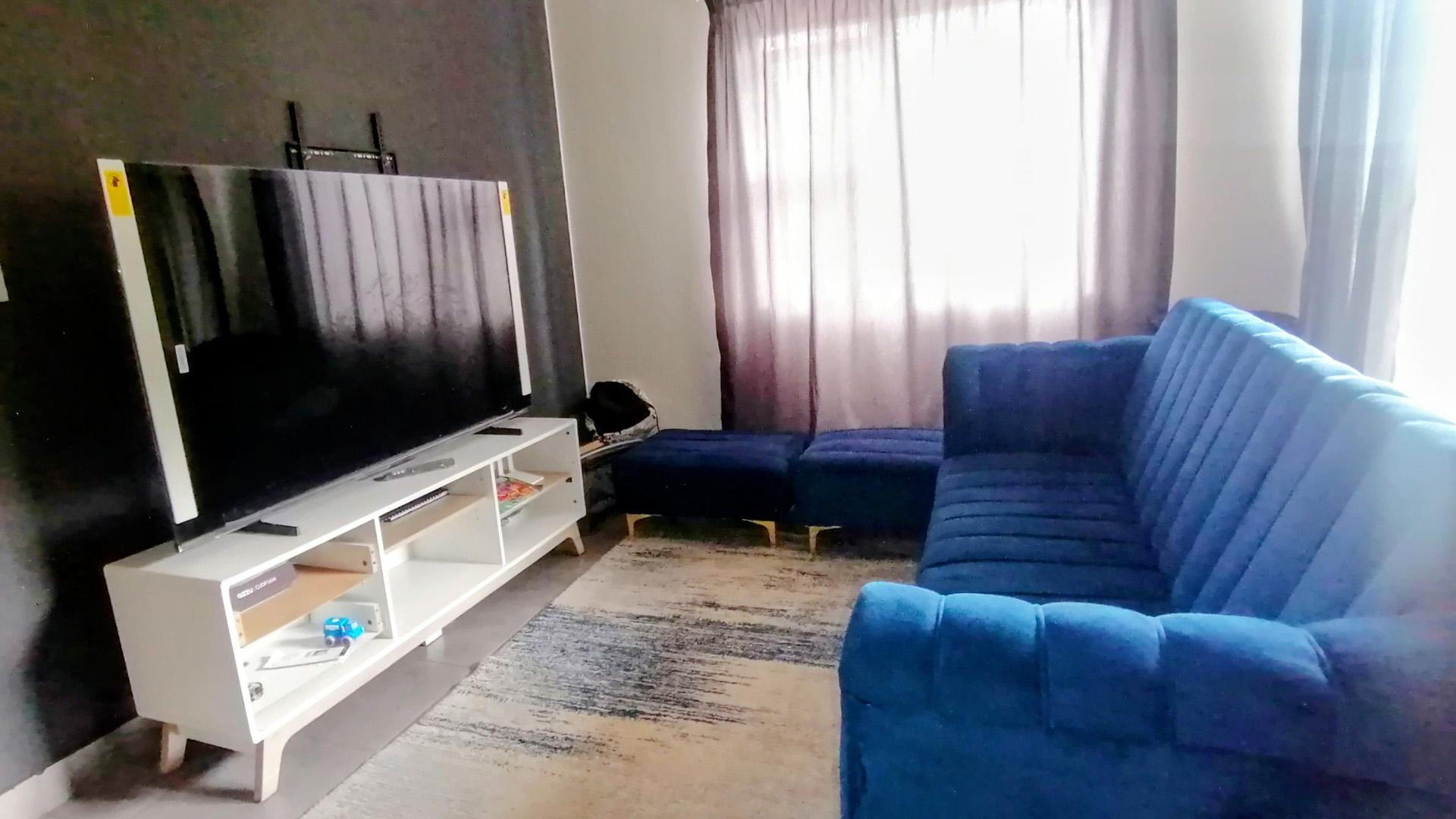 Lounges of property in Grand Central