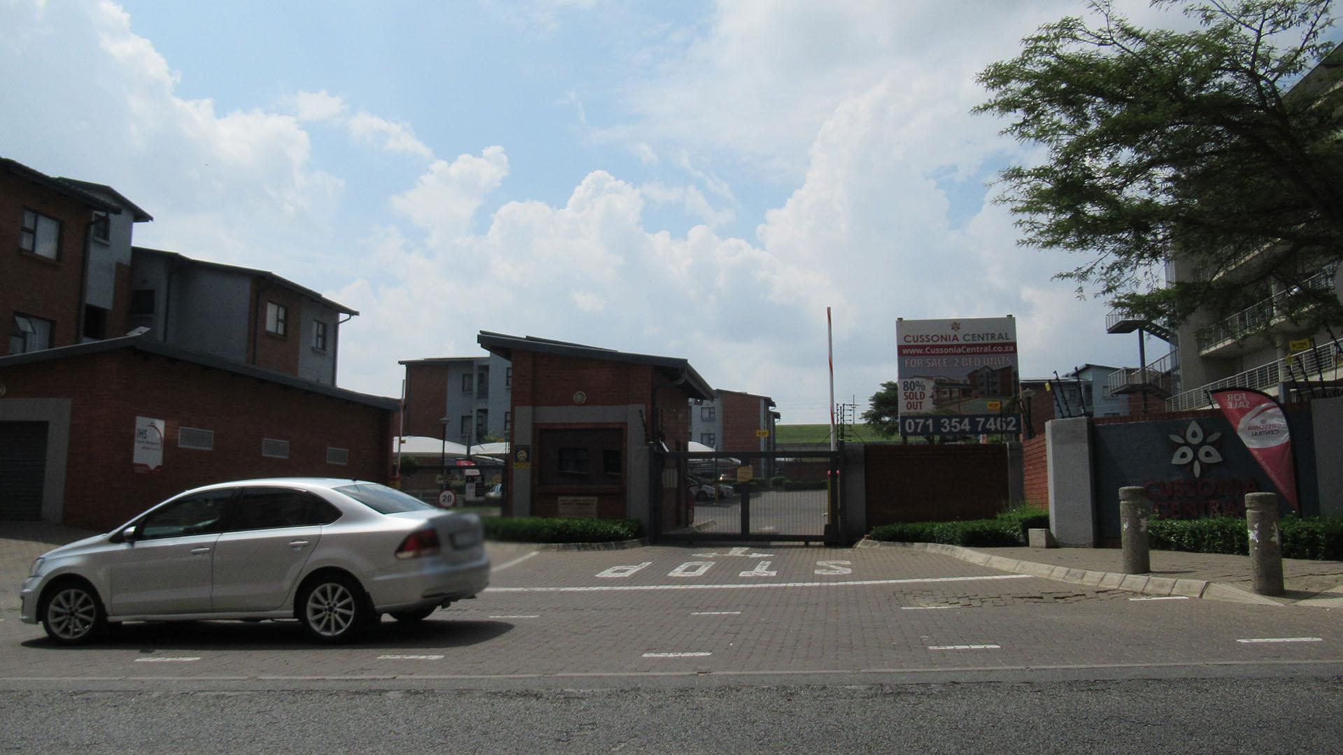 Front View of property in Grand Central