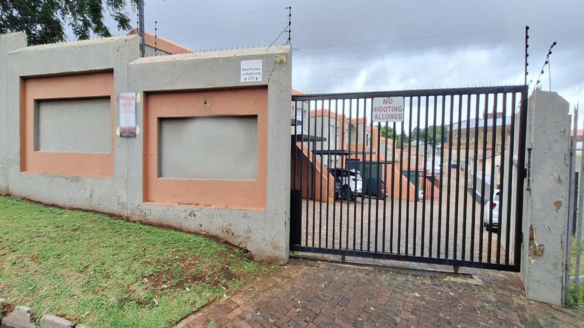 Front View of property in Maraisburg