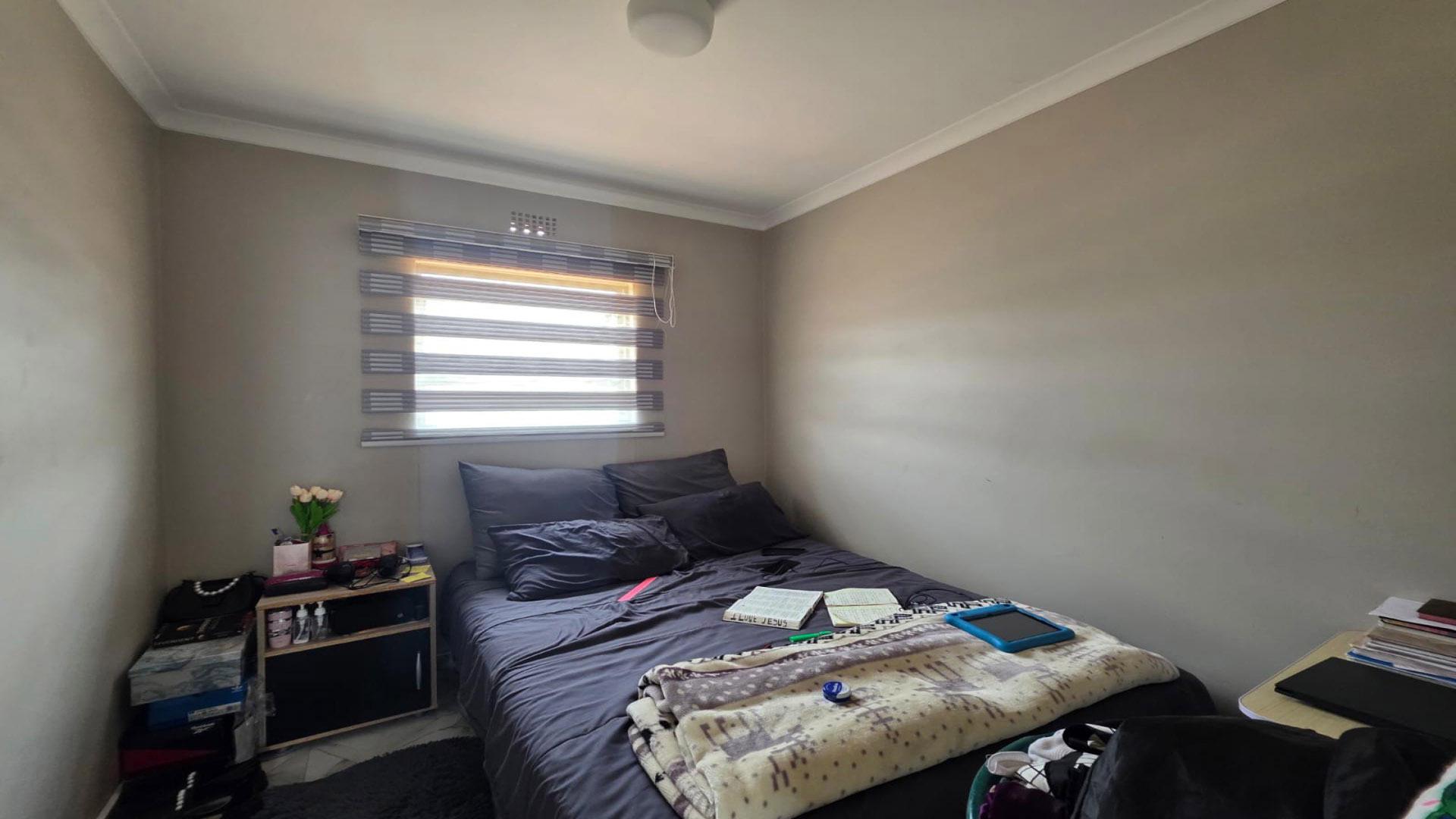 Bed Room 2 of property in New Modder