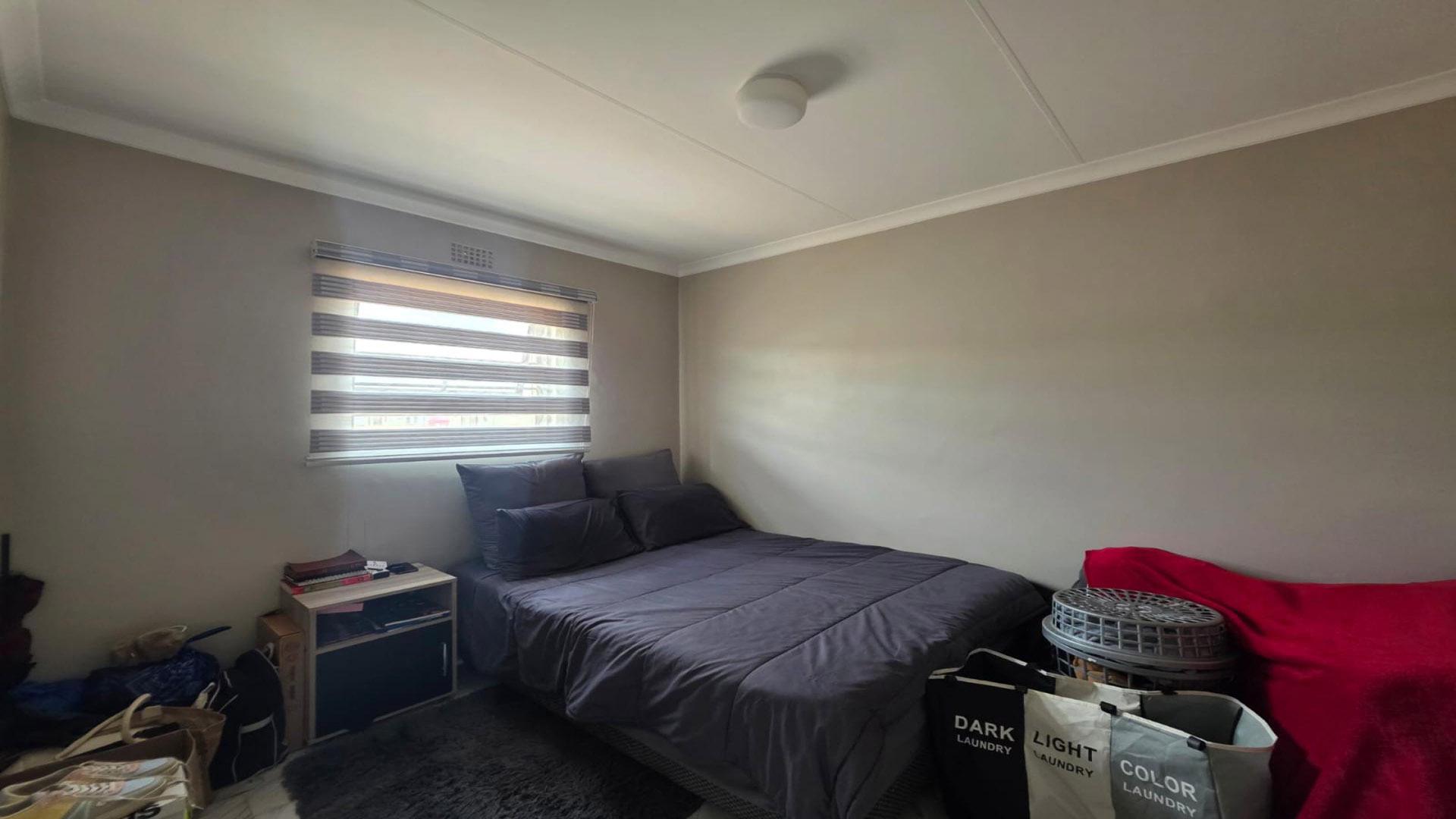 Bed Room 3 of property in New Modder