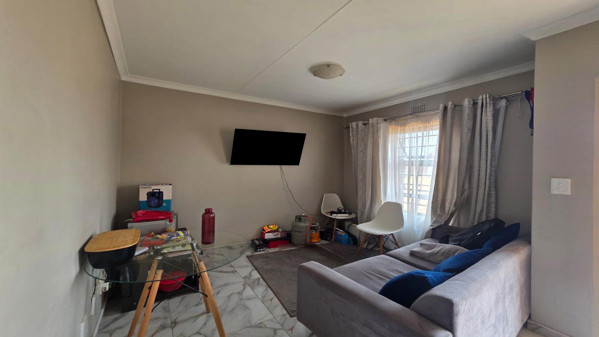 Lounges of property in New Modder