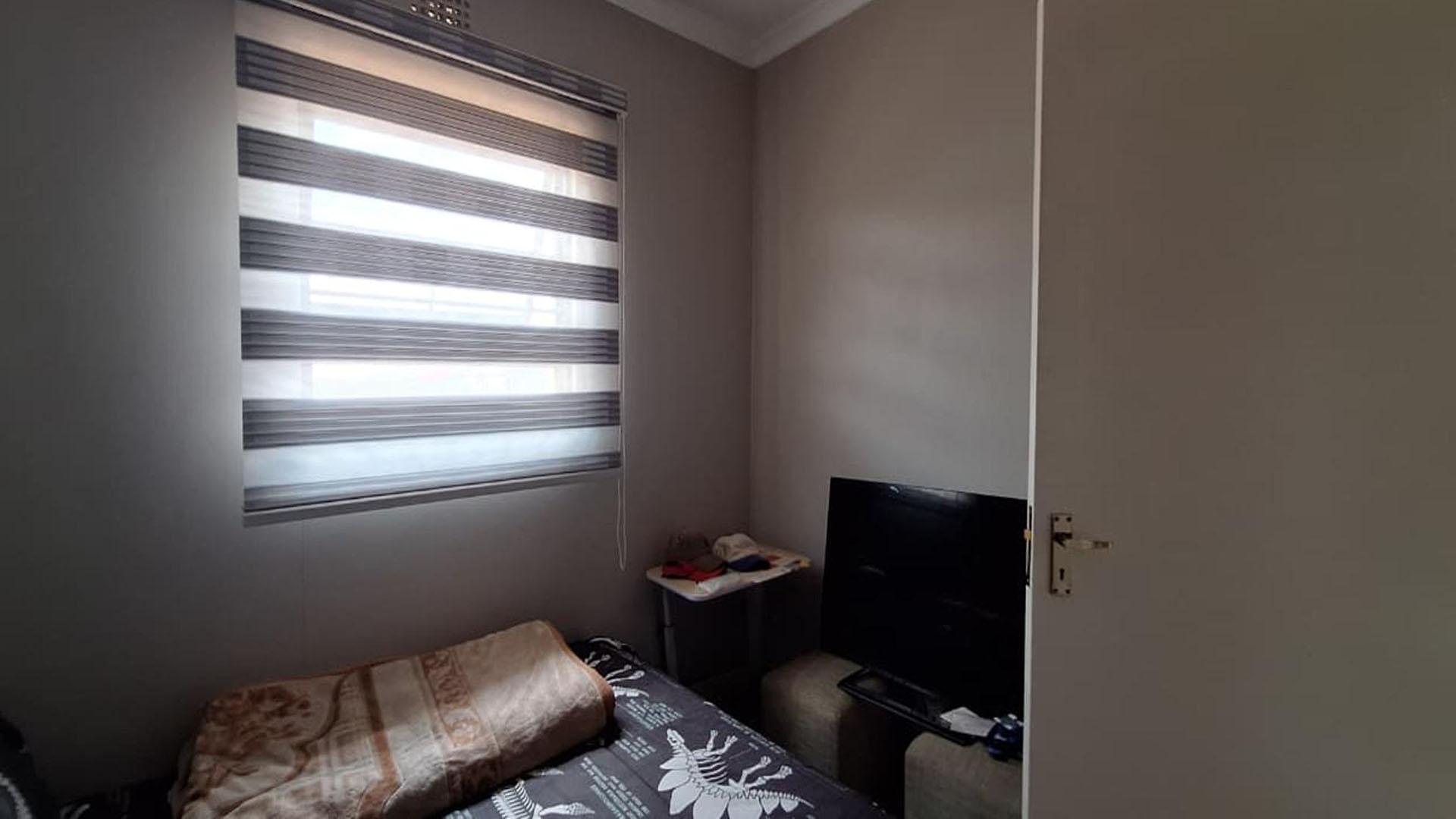 Bed Room 2 - 29 square meters of property in New Modder