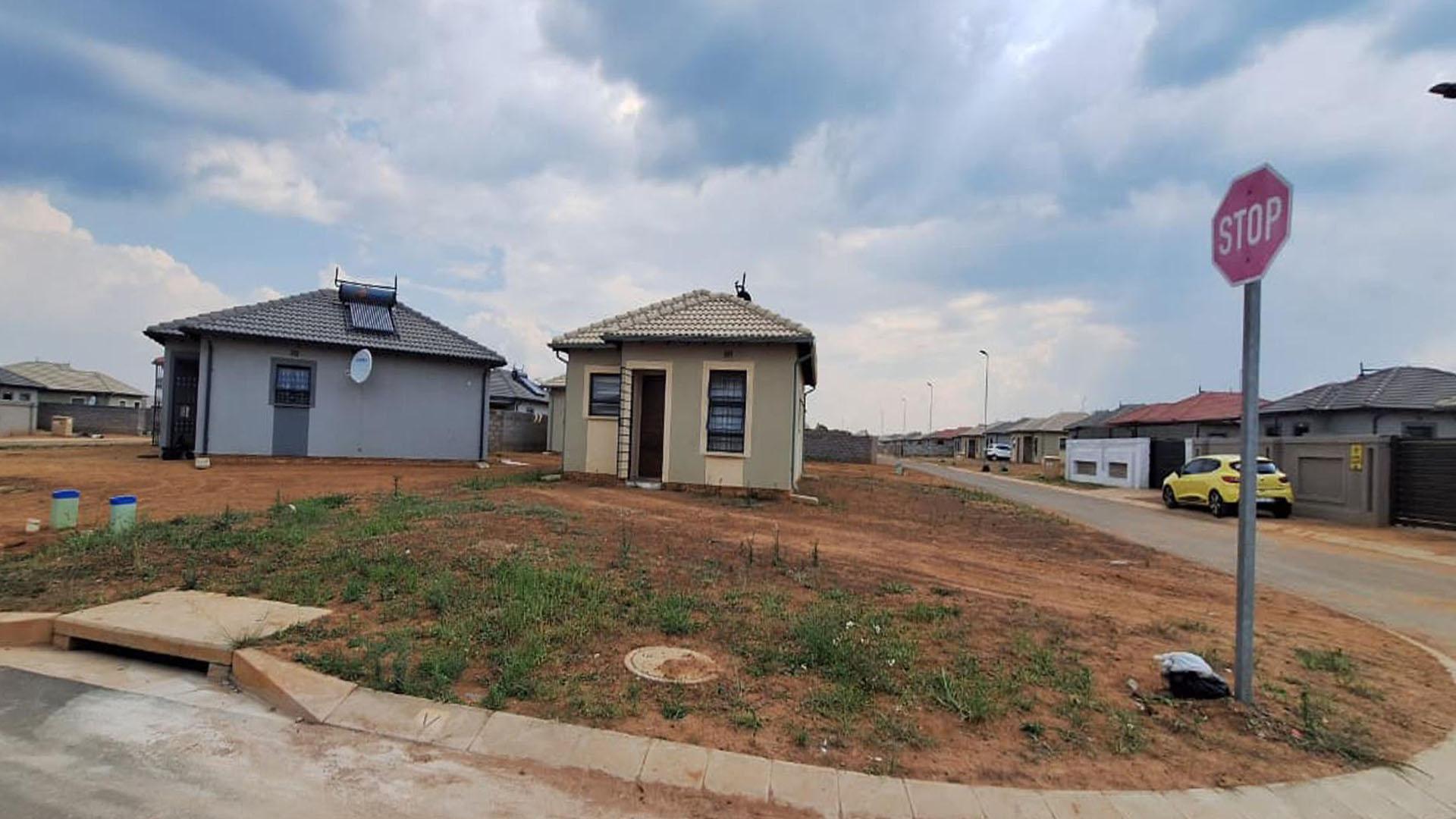 Front View of property in New Modder