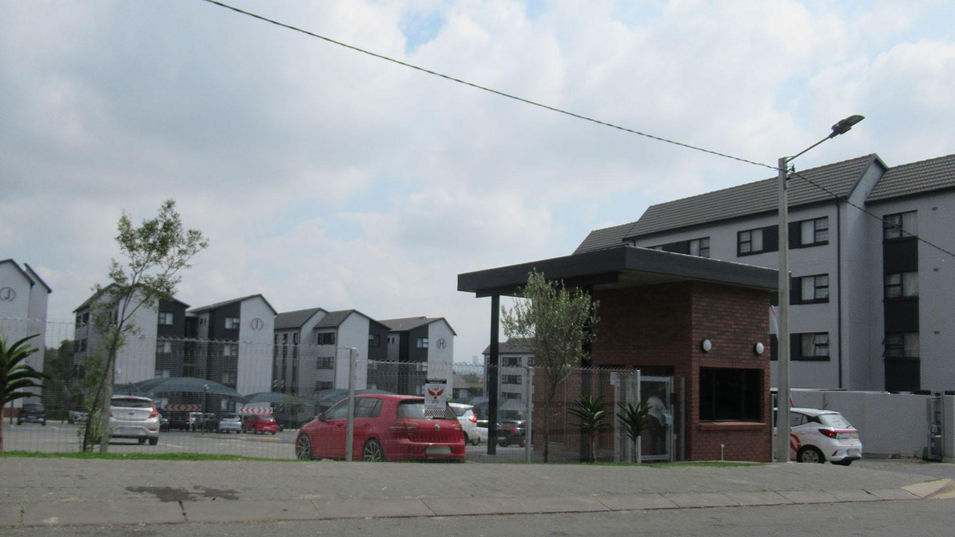 Front View of property in South Hills