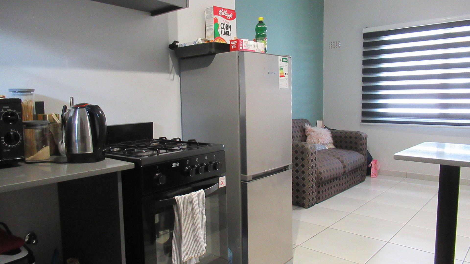 Kitchen - 16 square meters of property in South Hills