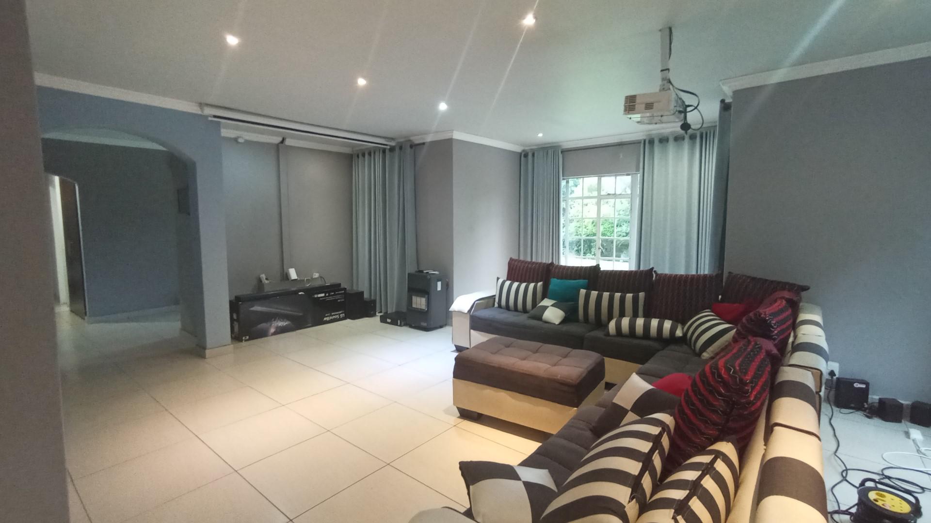 Lounges - 57 square meters of property in Pinetown 