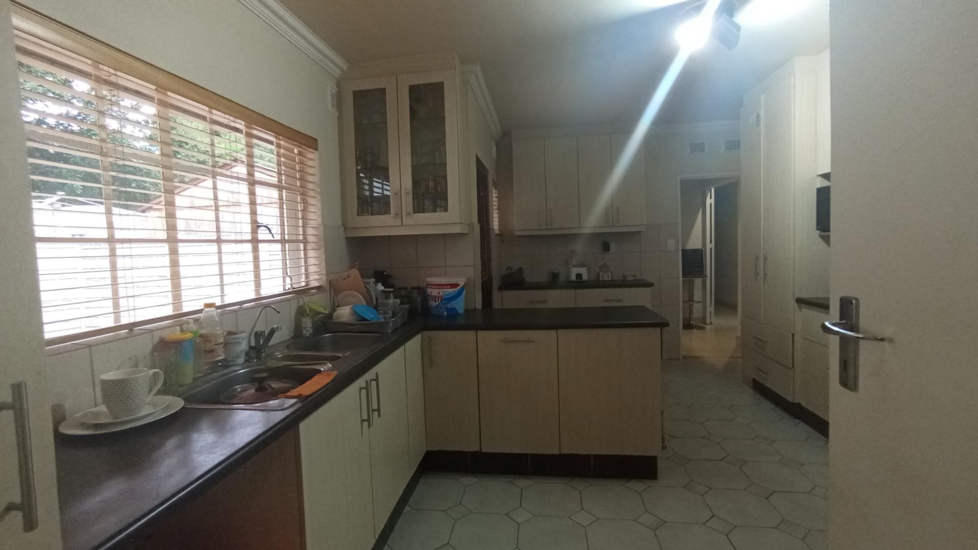 Kitchen - 26 square meters of property in Pinetown 
