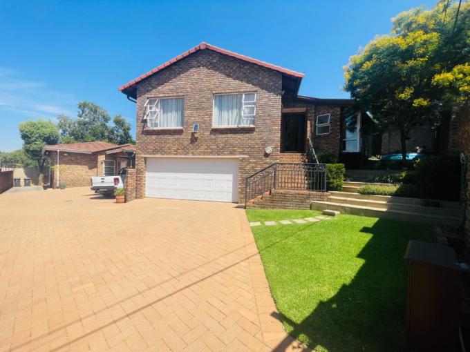 5 Bedroom House for Sale For Sale in Bassonia - MR706344