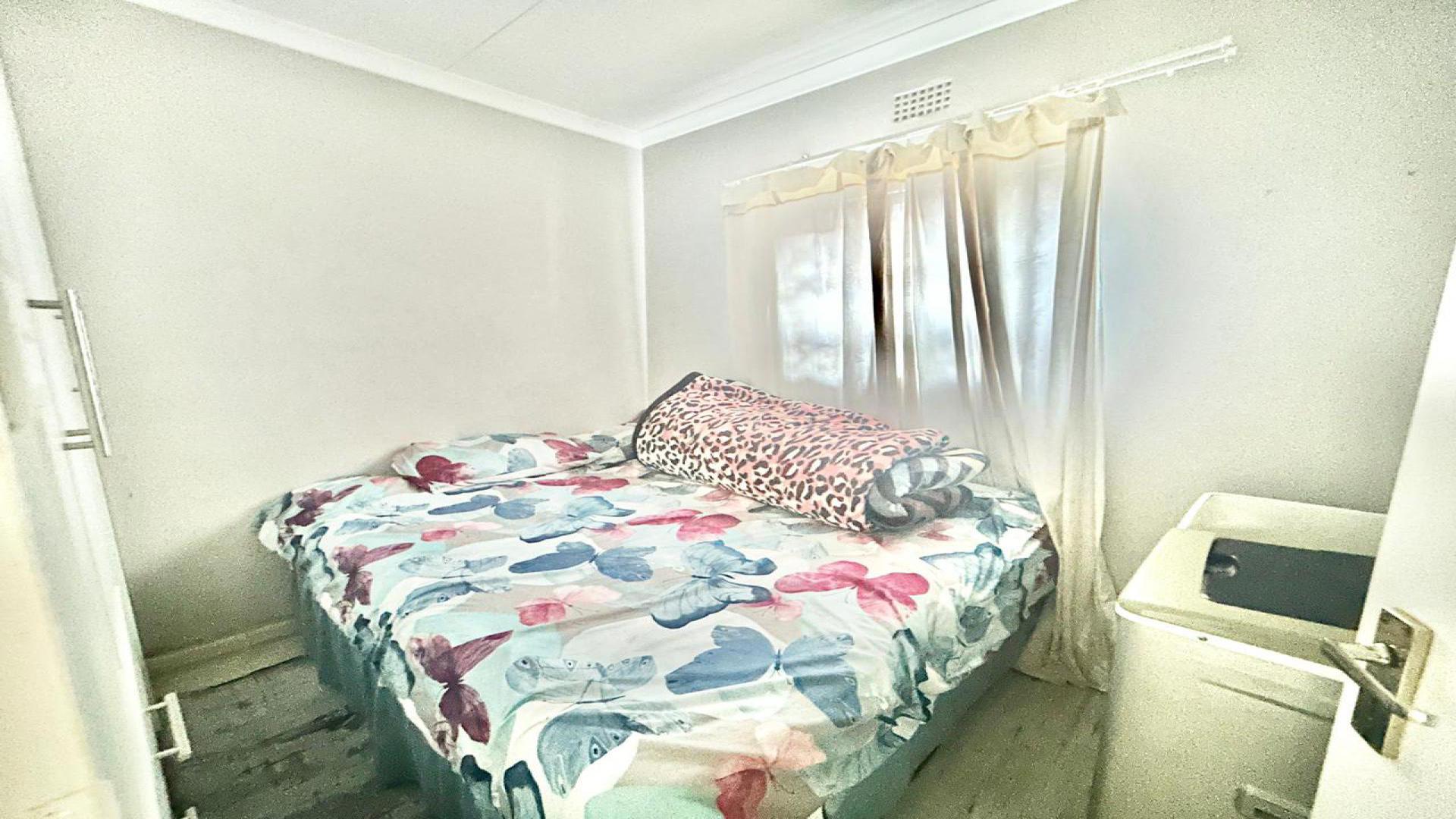 Bed Room 2 - 9 square meters of property in Clayville