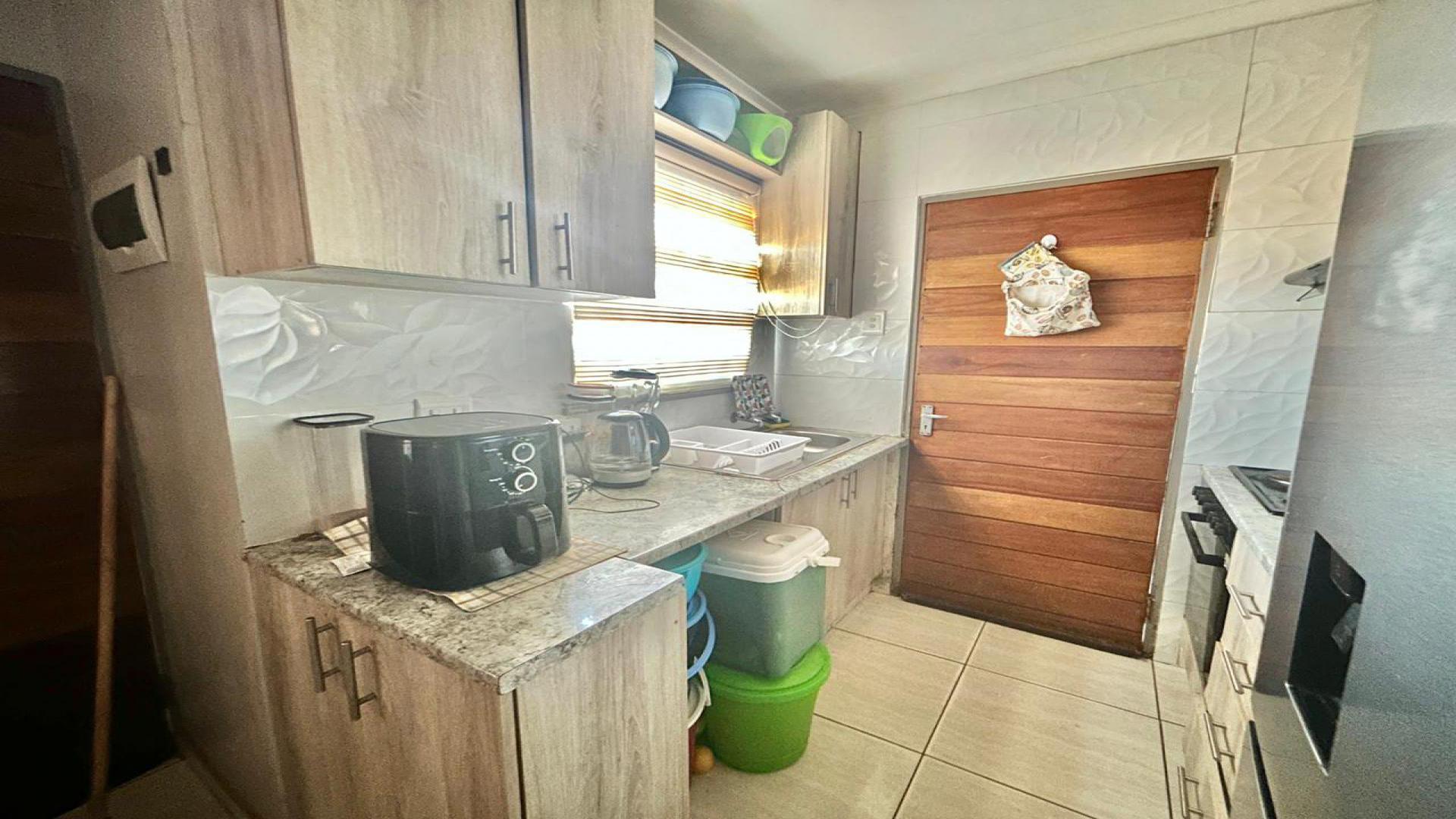 Kitchen - 4 square meters of property in Clayville