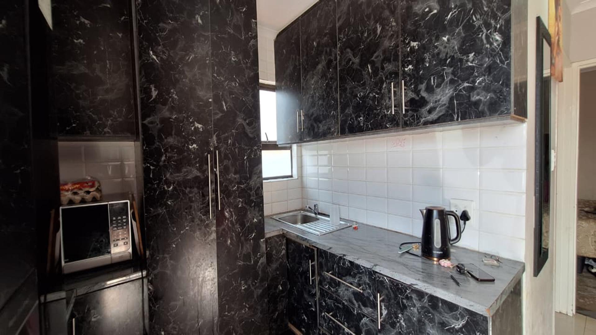 Kitchen - 6 square meters of property in Windmill Park