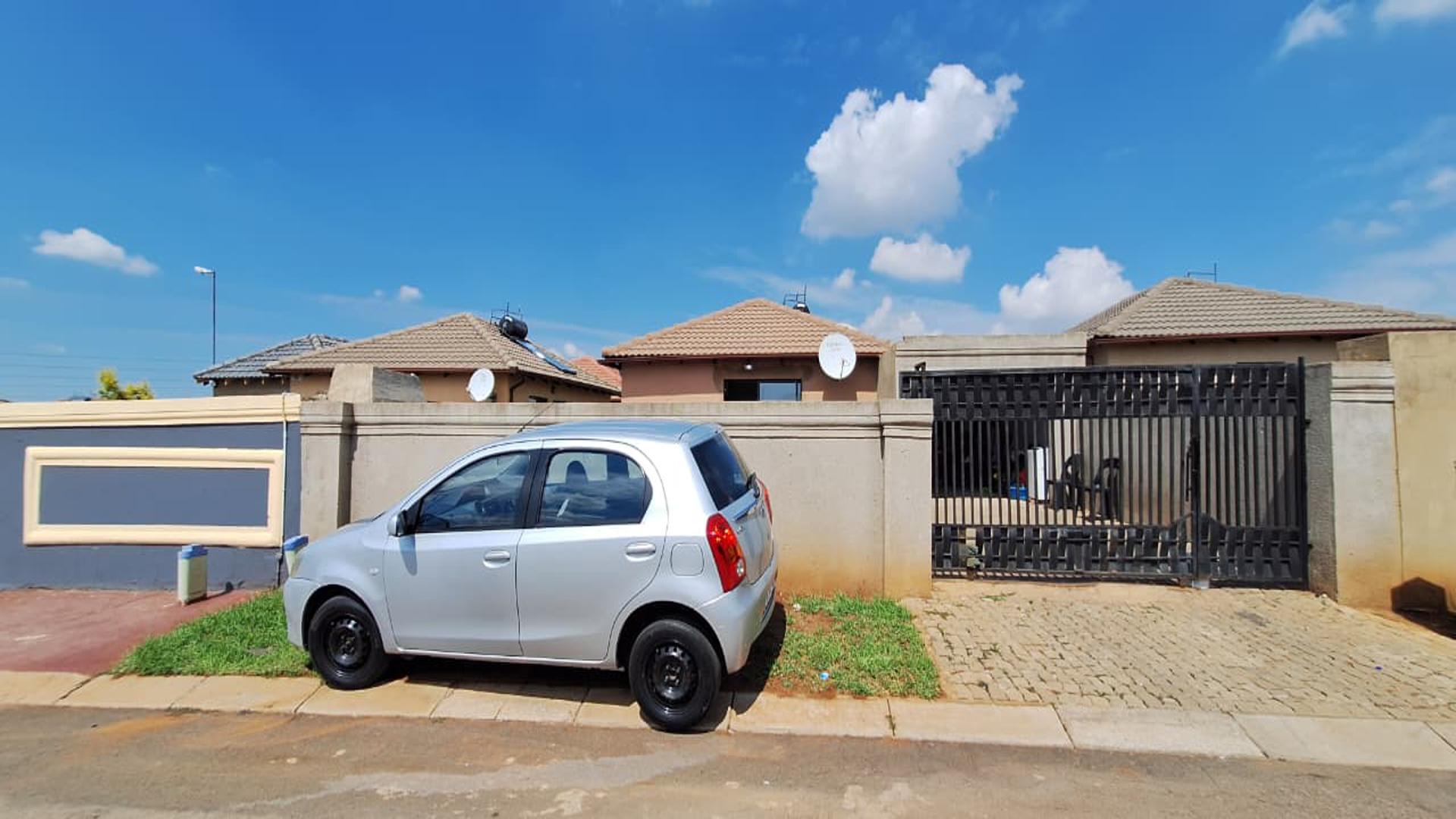 Front View of property in Windmill Park