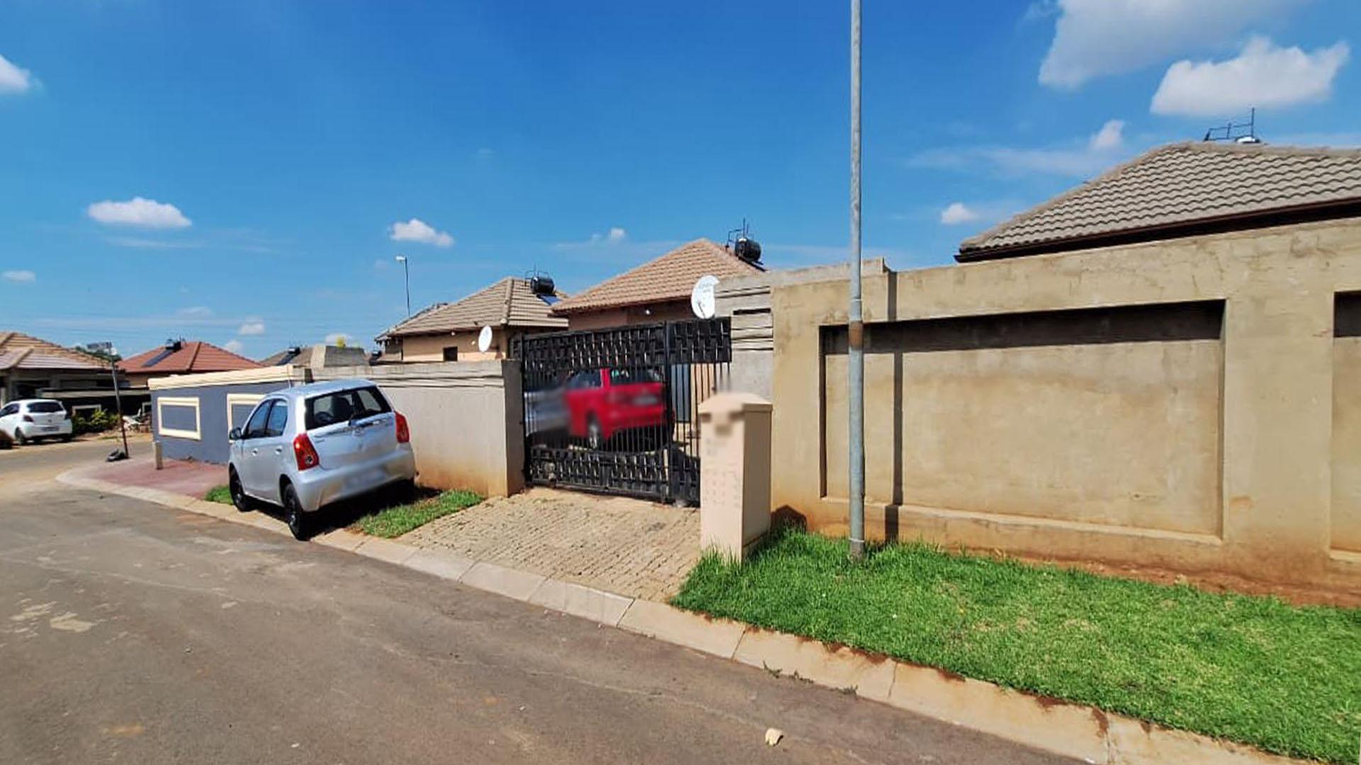 Front View of property in Windmill Park