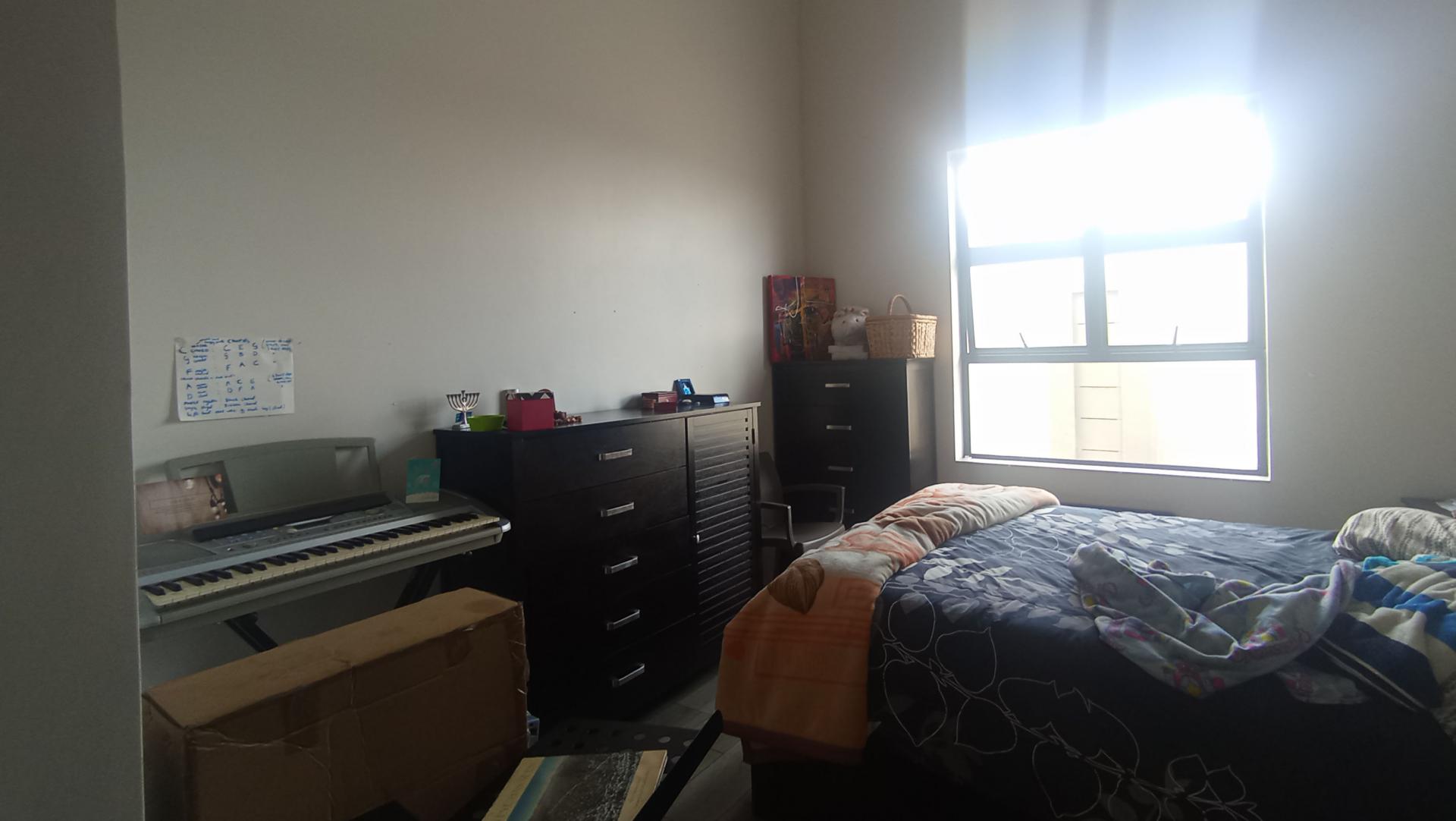 Main Bedroom - 23 square meters of property in Equestria