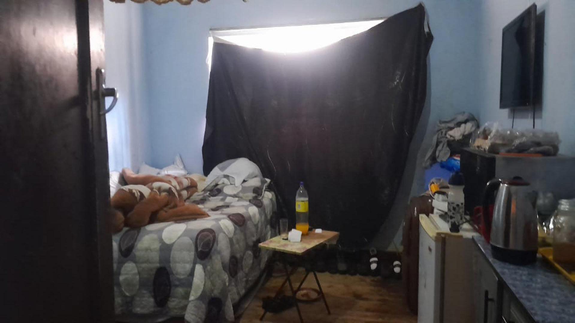 Bed Room 3 - 18 square meters of property in Bezuidenhout Valley