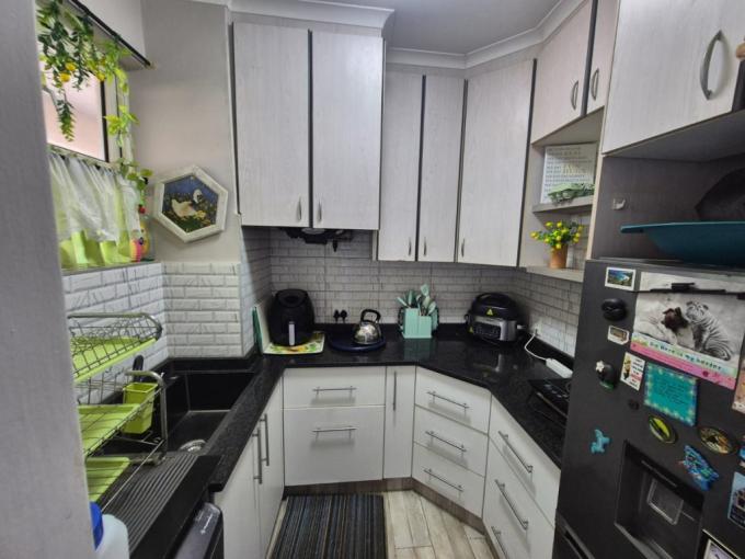 Apartment for Sale For Sale in Bluff - MR706443