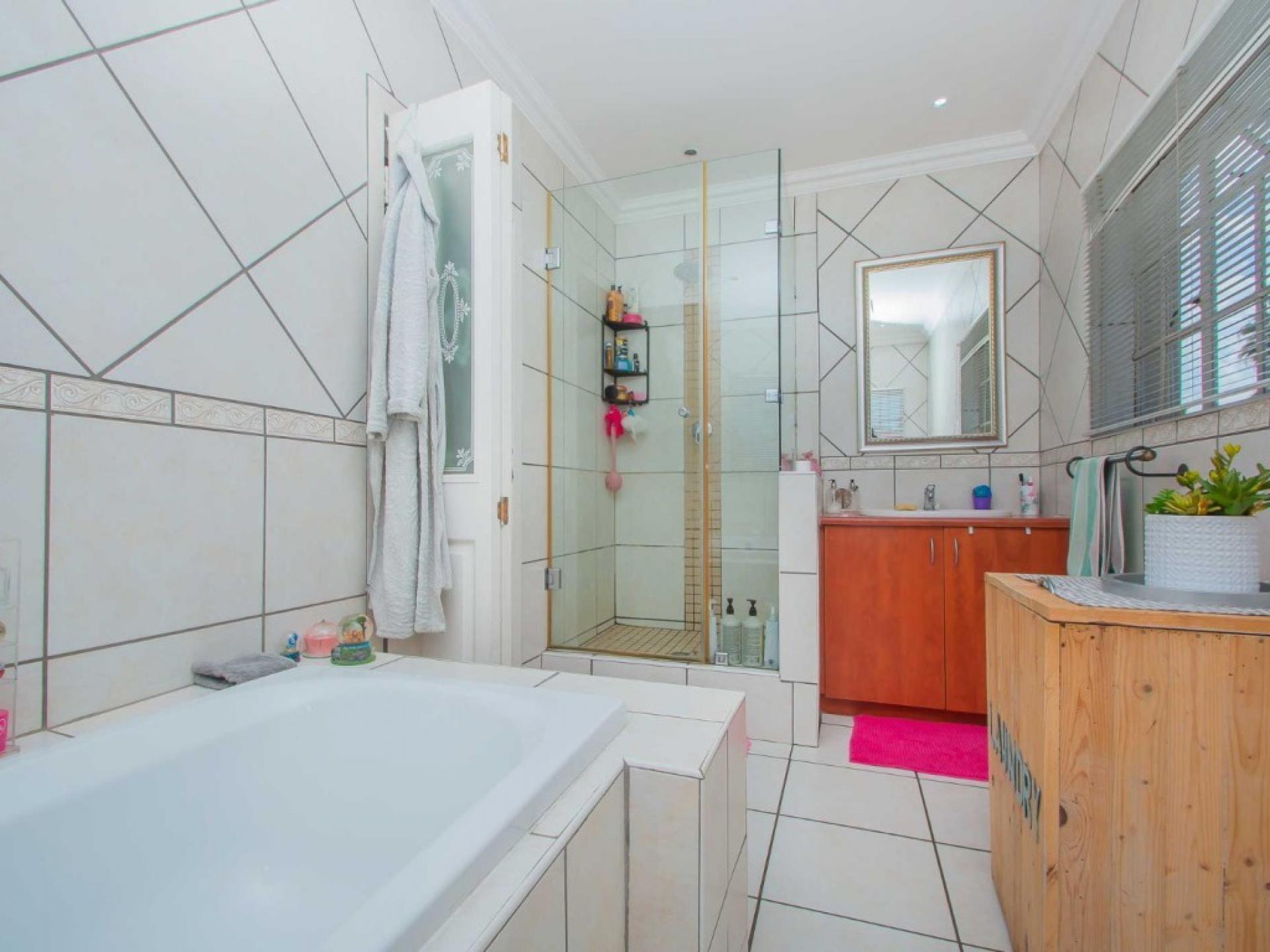  of property in Bergbron