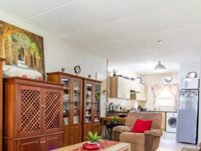 2 Bedroom Simplex for Sale For Sale in Brackenhurst - MR706482