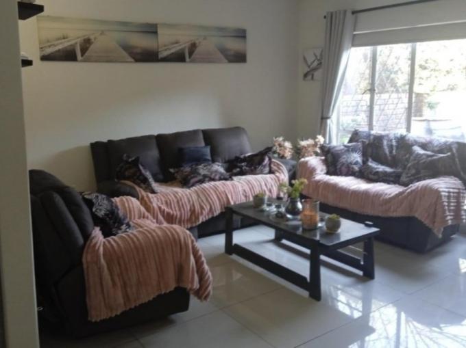 3 Bedroom Simplex for Sale For Sale in Brackenhurst - MR706486