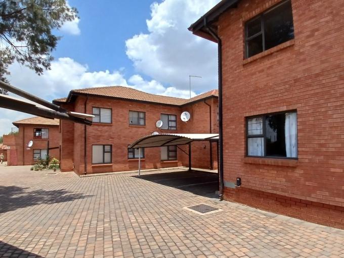 2 Bedroom Simplex for Sale For Sale in Florentia - MR706496