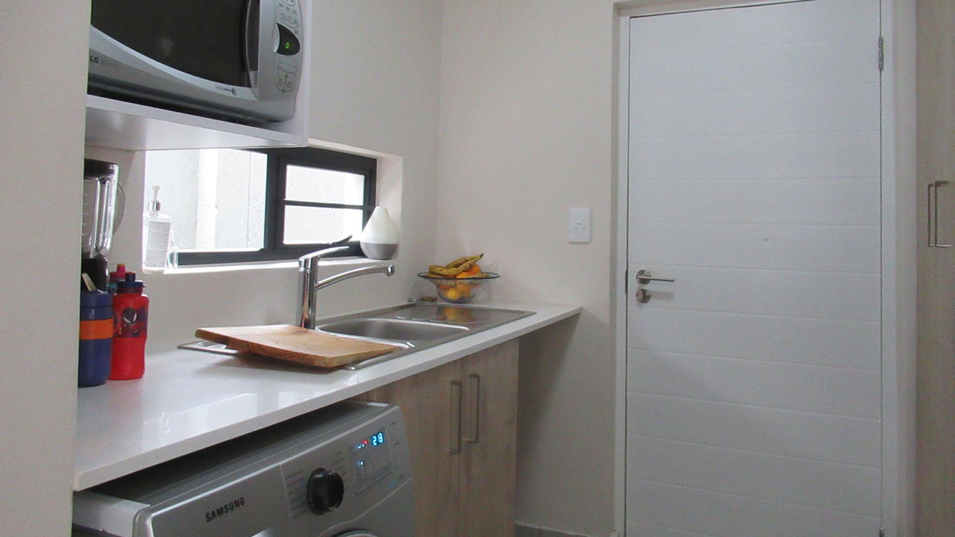 Scullery - 6 square meters of property in Witkoppen