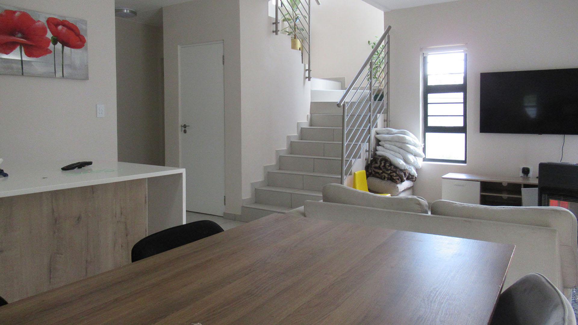 Dining Room - 8 square meters of property in Witkoppen