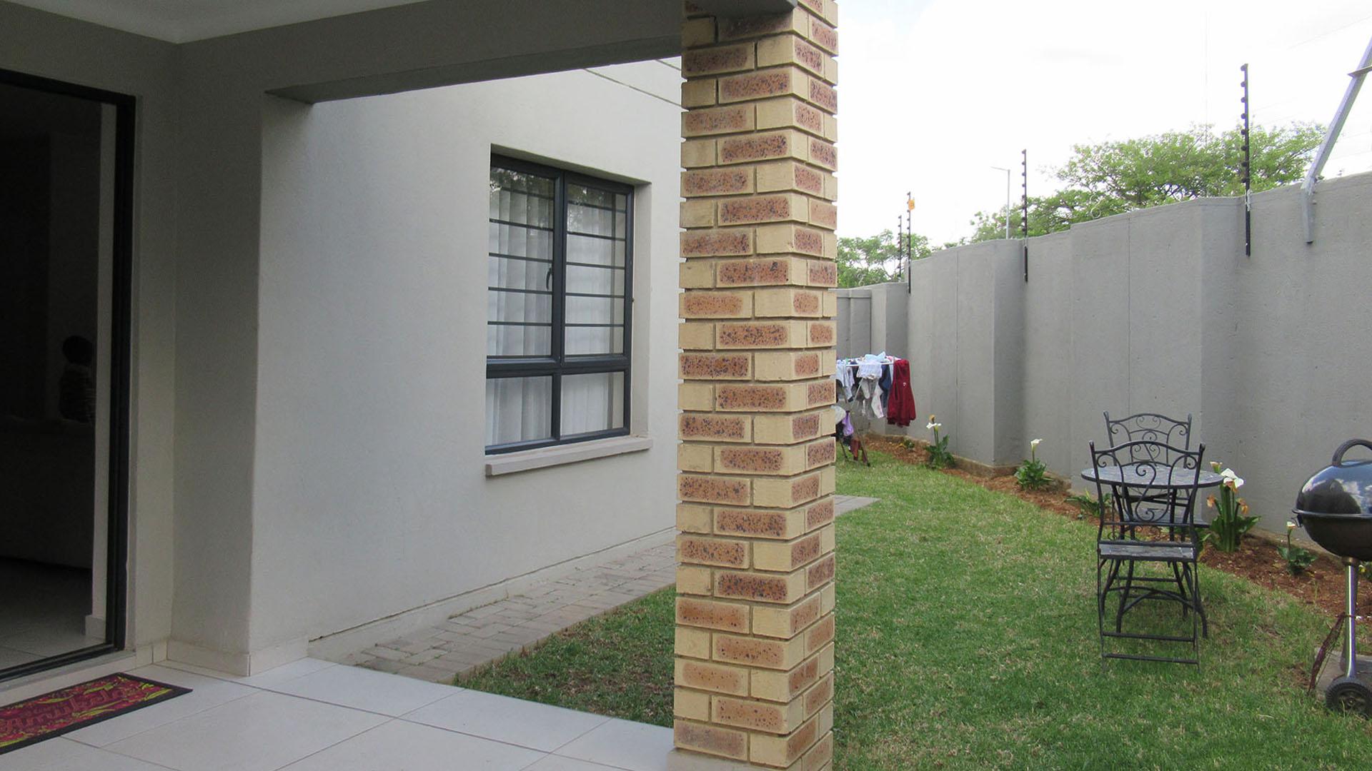 Patio - 7 square meters of property in Witkoppen