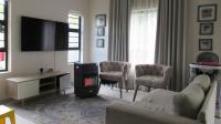 Lounges - 14 square meters of property in Witkoppen