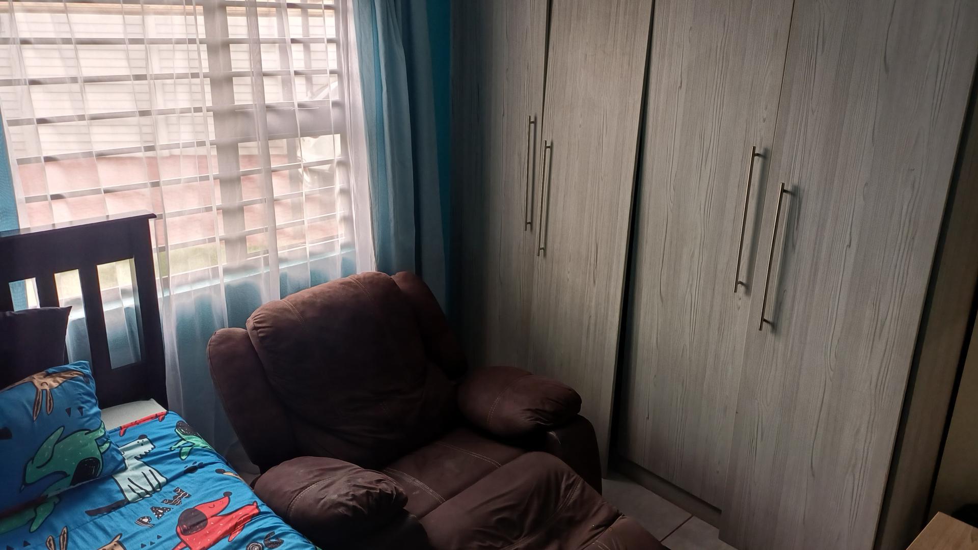 Bed Room 1 of property in Sky City