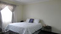 Main Bedroom of property in Watervalspruit