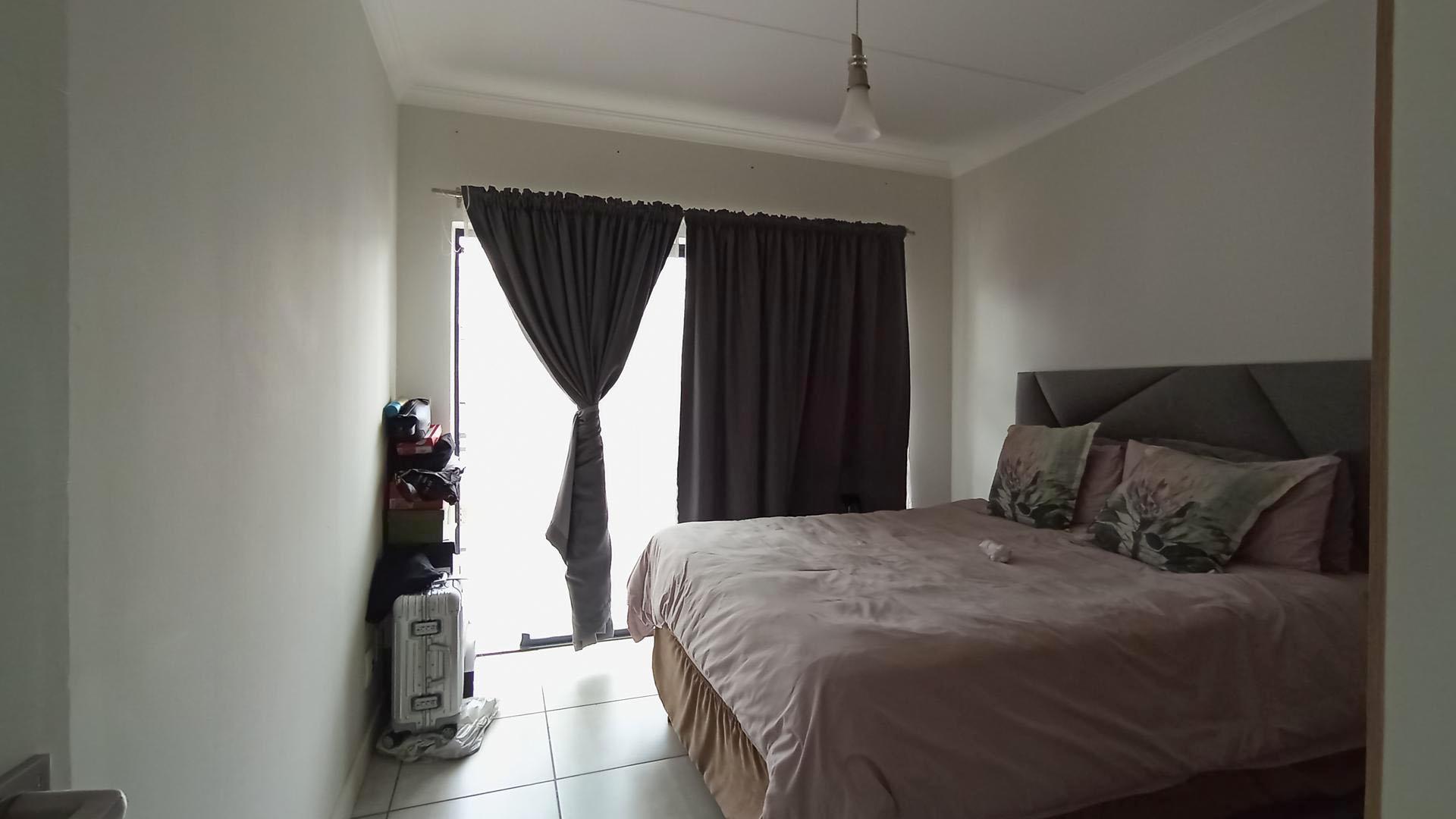 Bed Room 1 - 11 square meters of property in Zwartkoppies