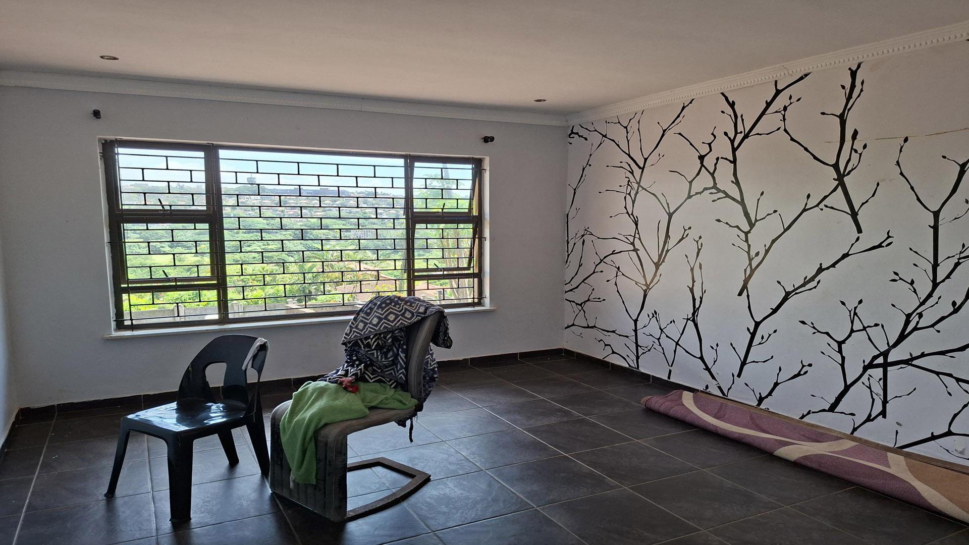 Dining Room of property in Ocean View - DBN