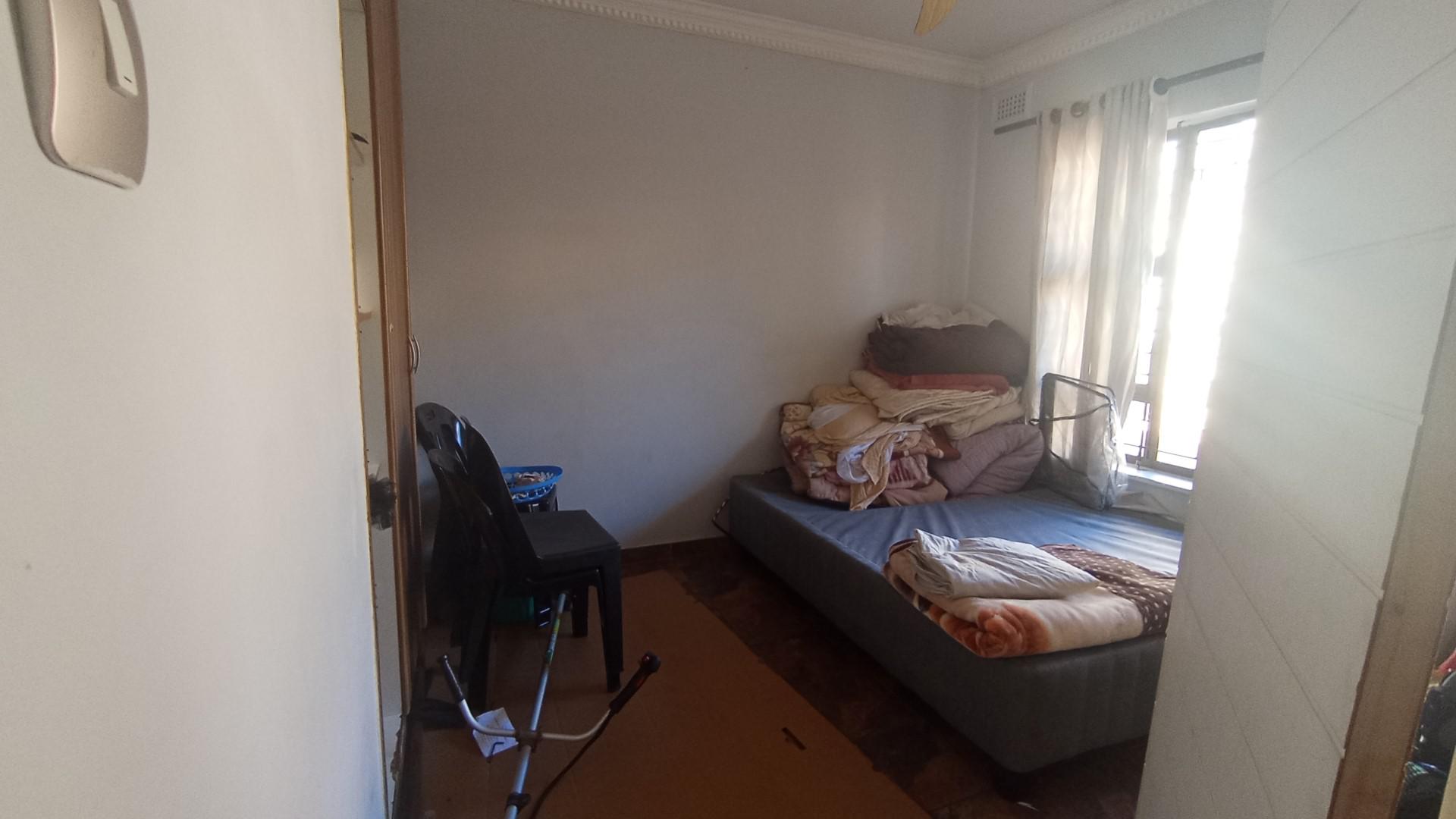 Bathroom 1 of property in Ocean View - DBN