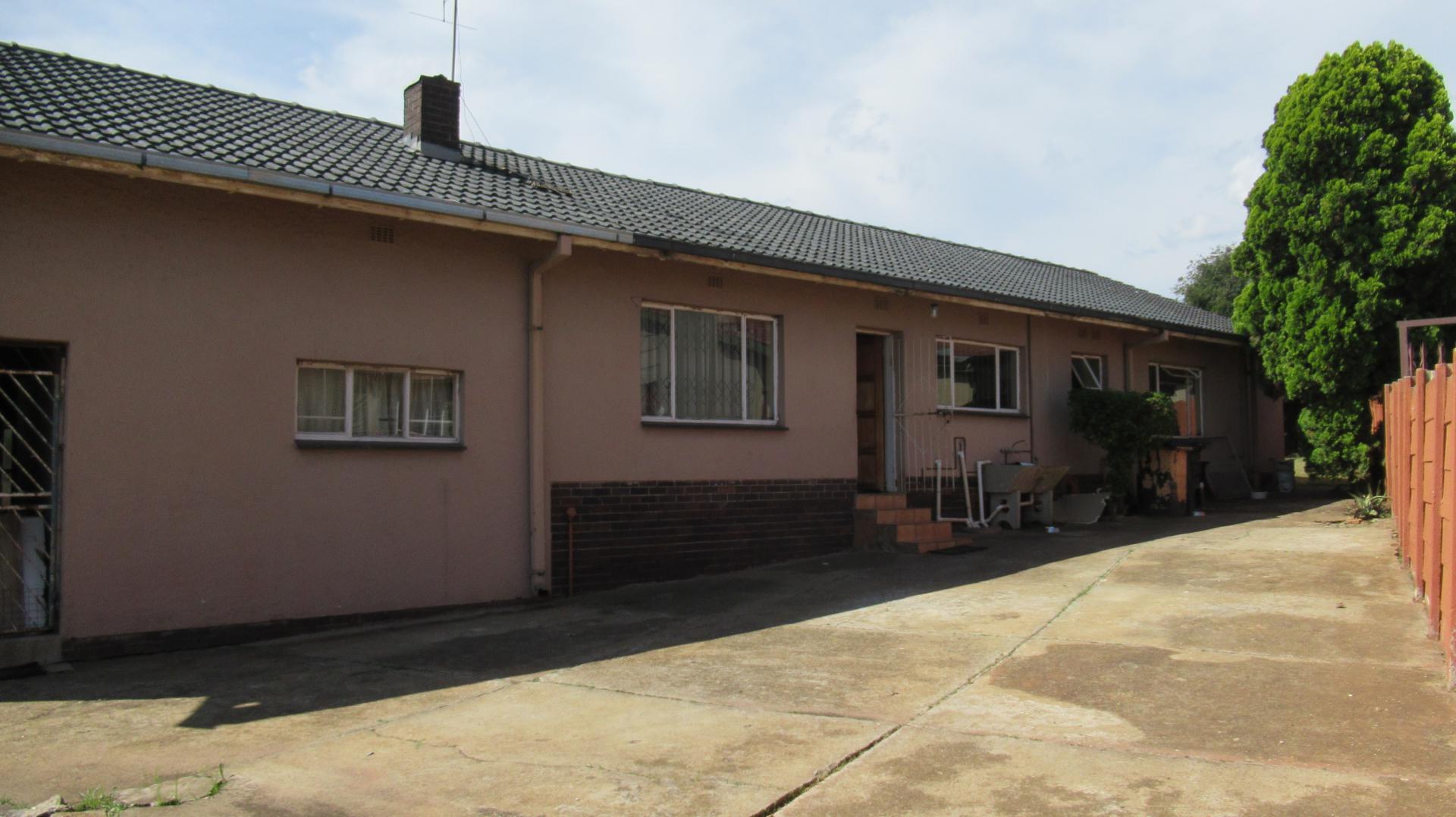 Front View of property in Mindalore