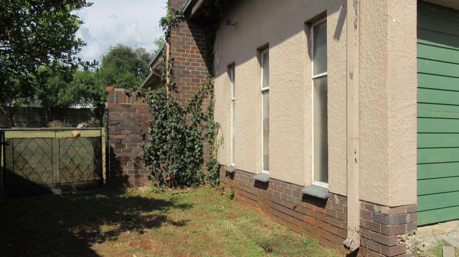 Backyard of property in Mindalore