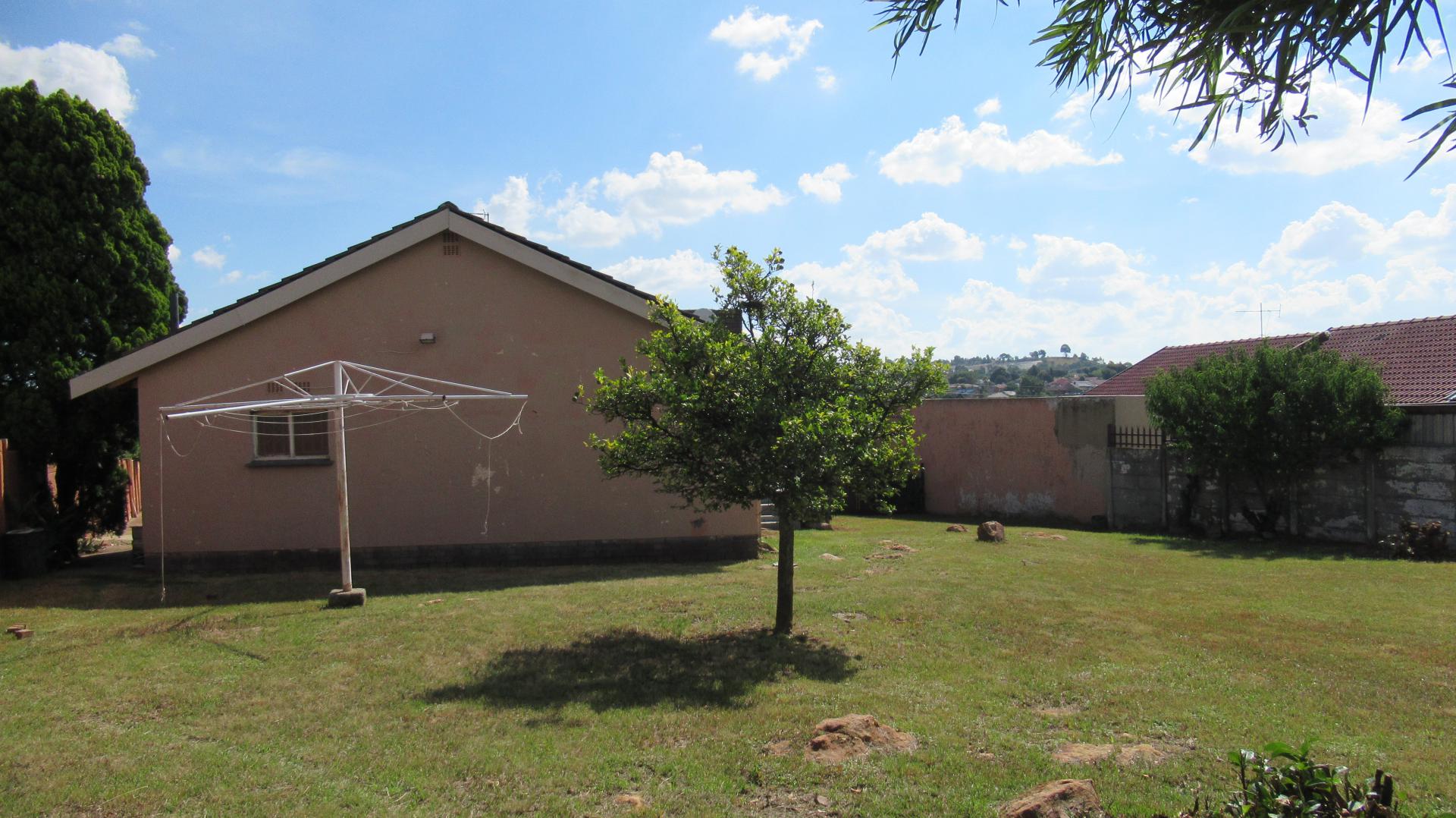 Front View of property in Mindalore