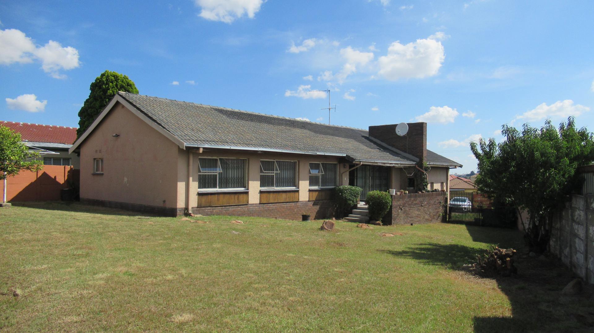 Front View of property in Mindalore