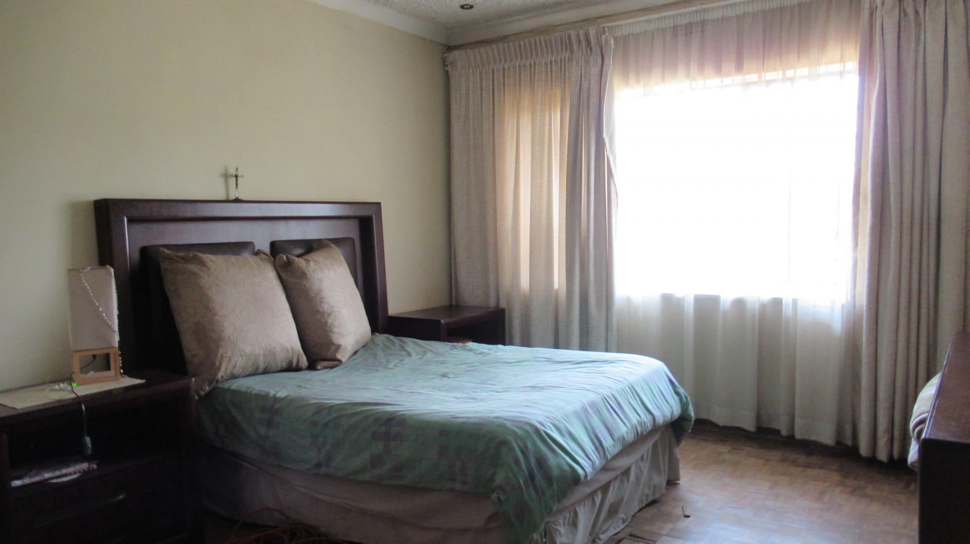Bed Room 3 - 11 square meters of property in Mindalore