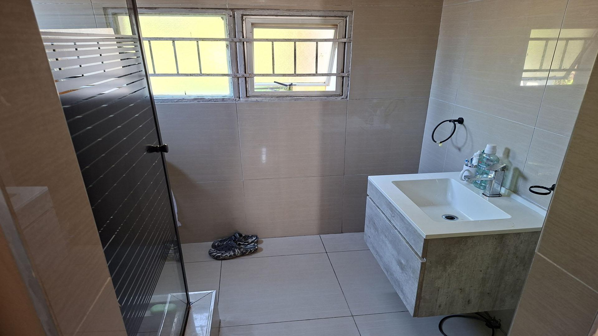 Bathroom 2 of property in Moseley Park