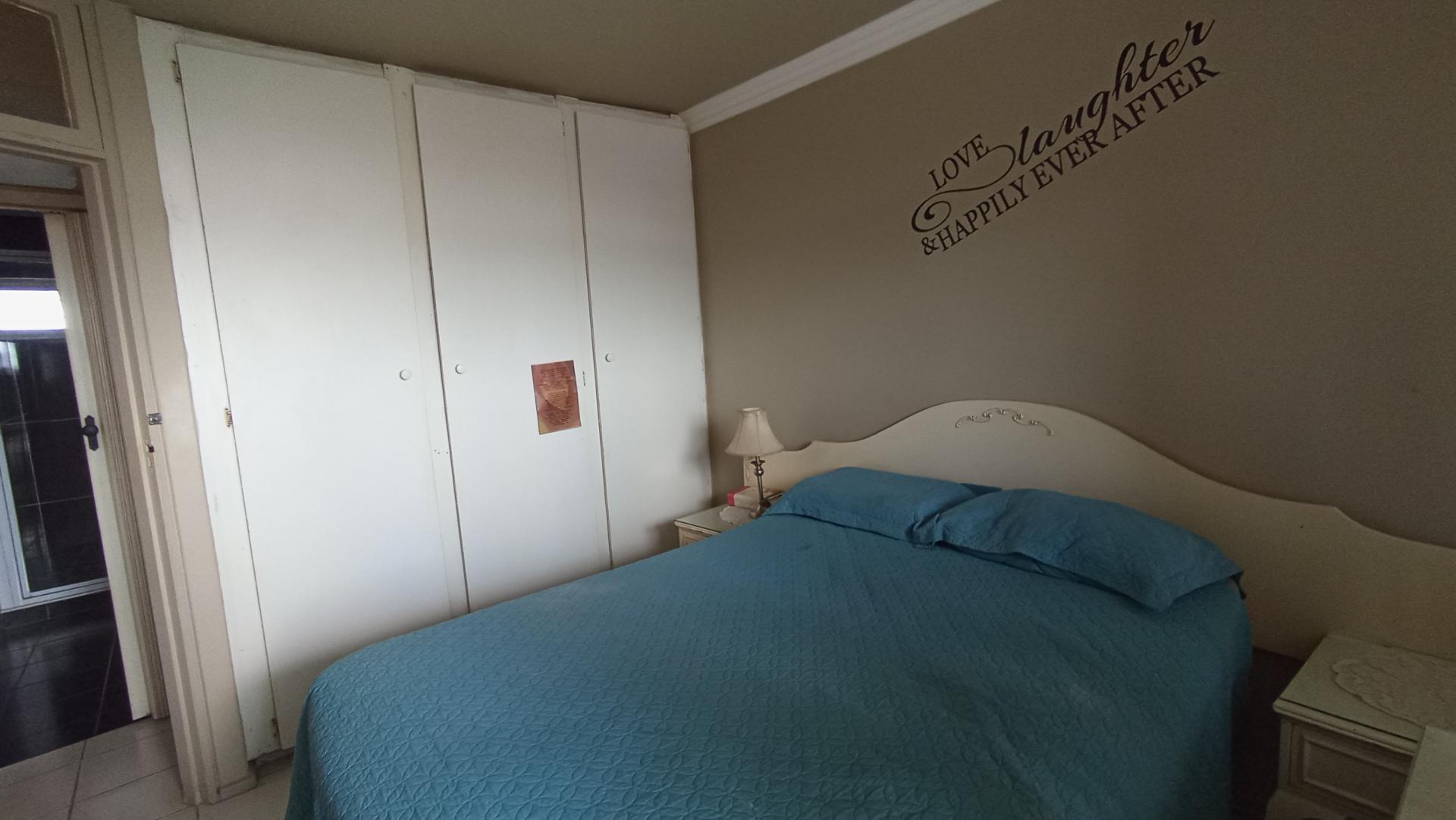 Bed Room 1 - 14 square meters of property in Sydenham  - DBN