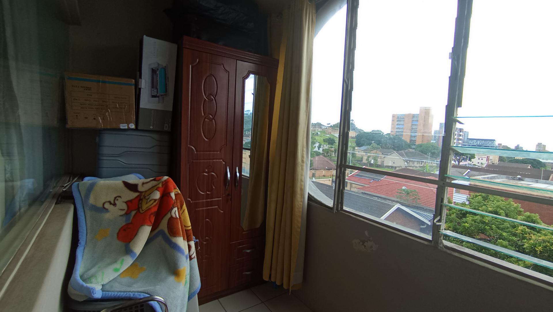 Lounges - 20 square meters of property in Sydenham  - DBN