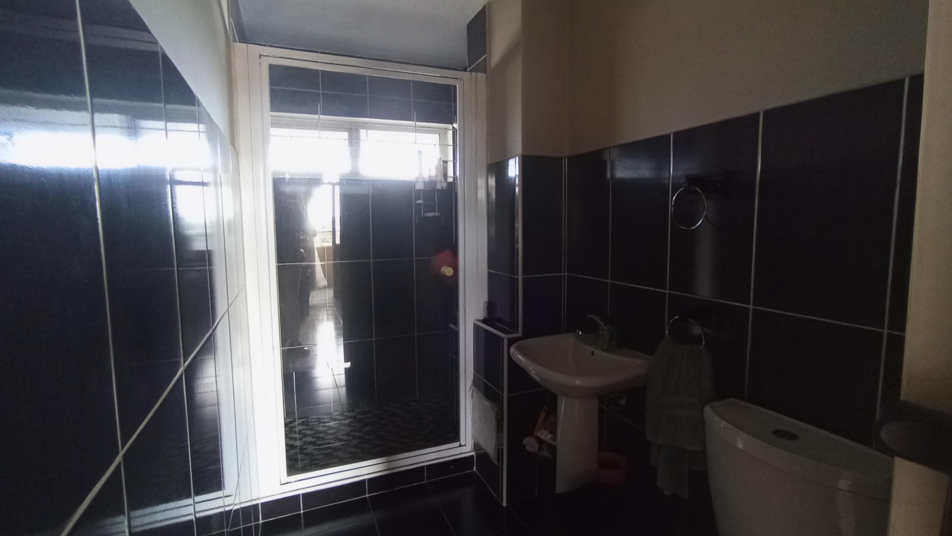 Bathroom 1 - 5 square meters of property in Sydenham  - DBN