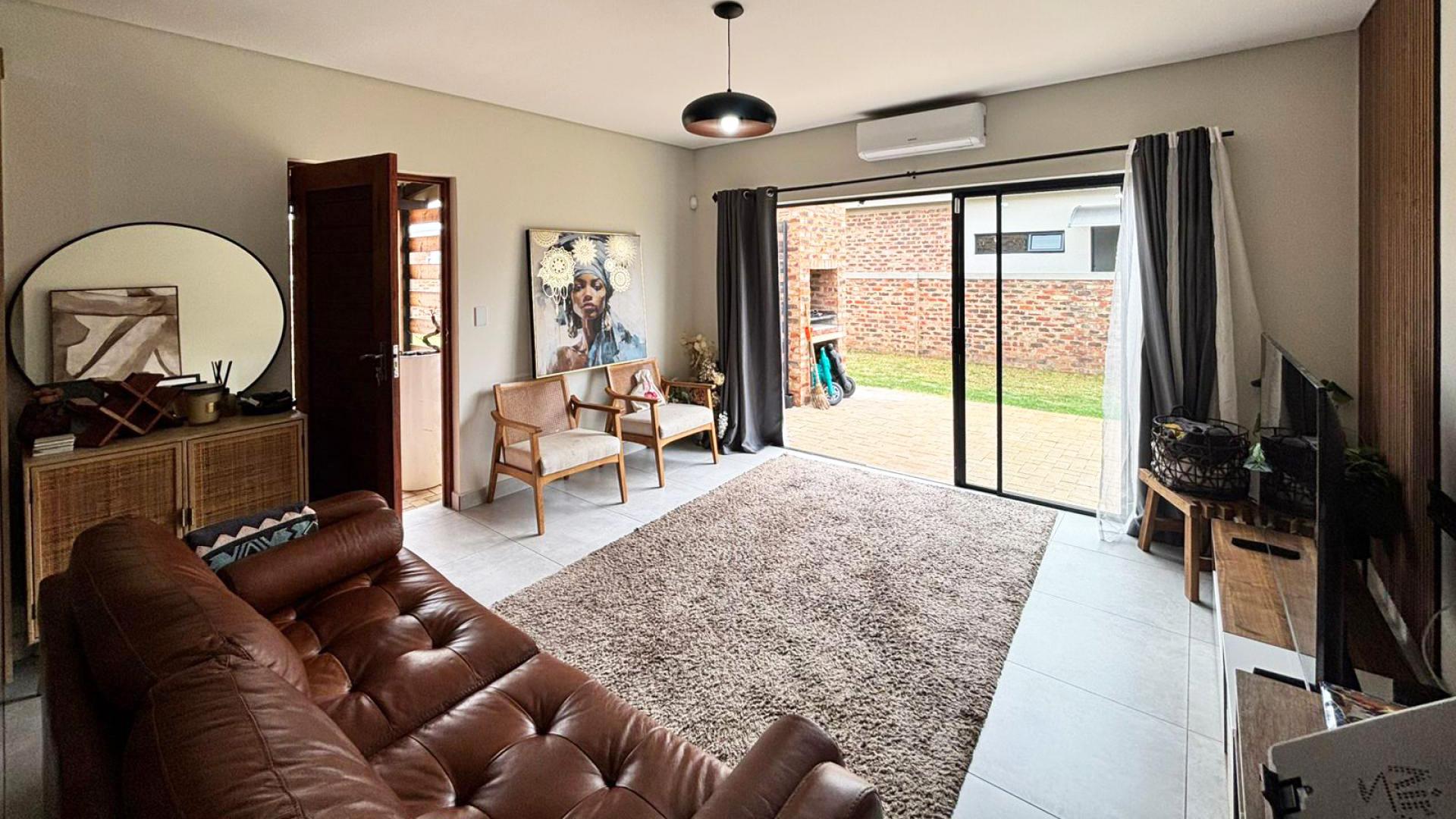 Lounges of property in Baillie Park