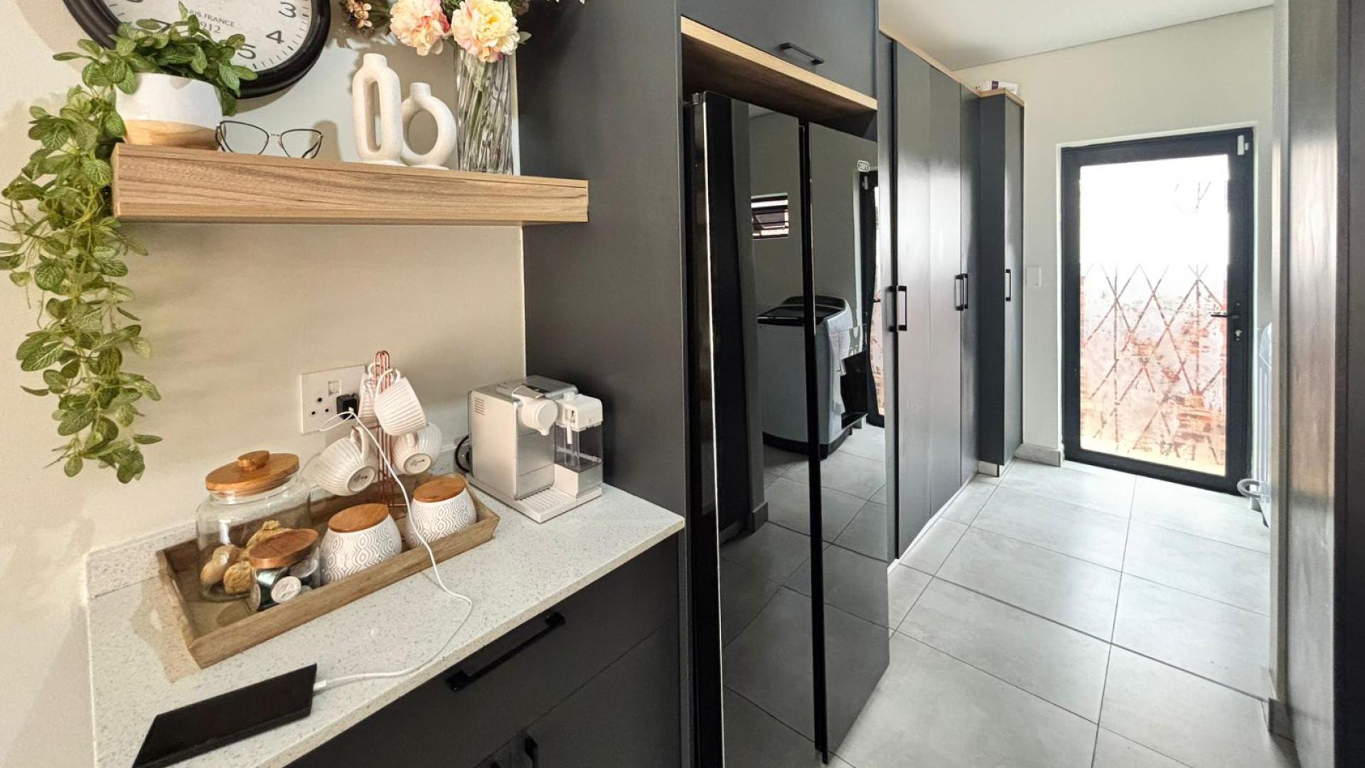 Kitchen of property in Baillie Park