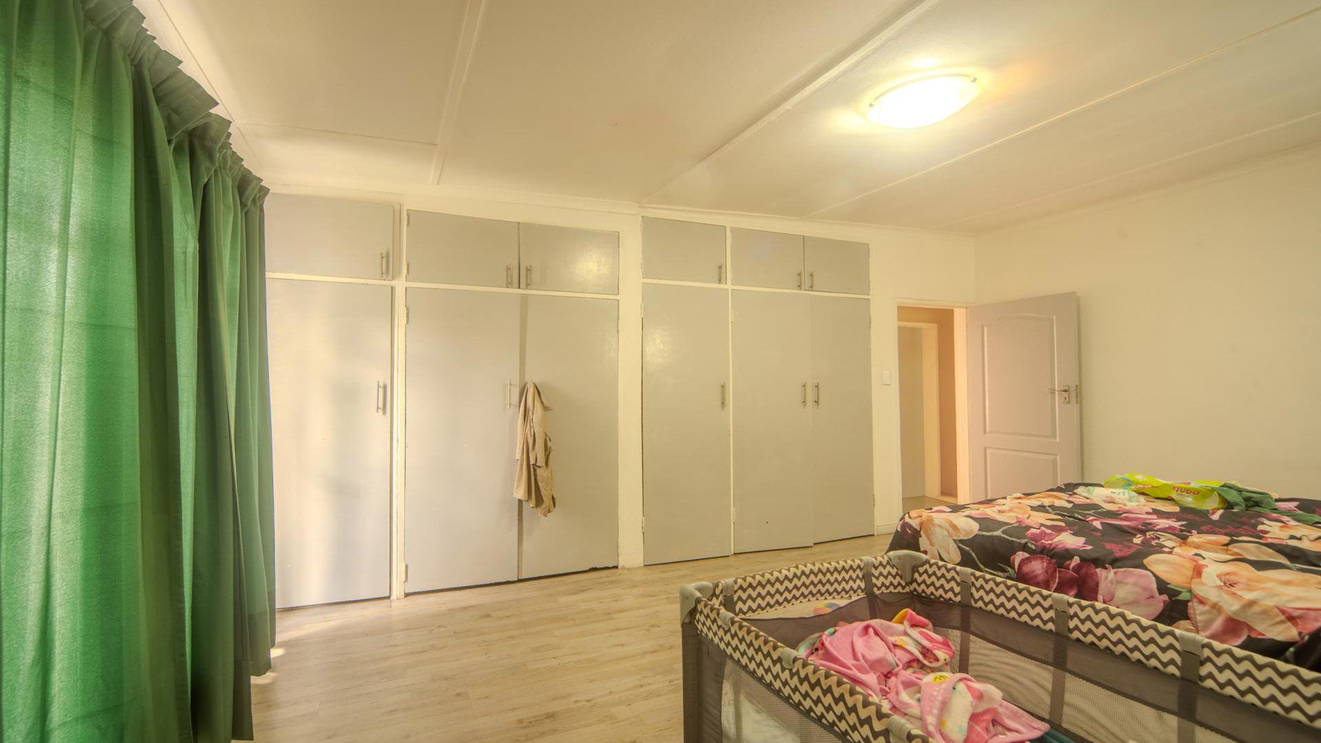 Bed Room 1 of property in Meyerville