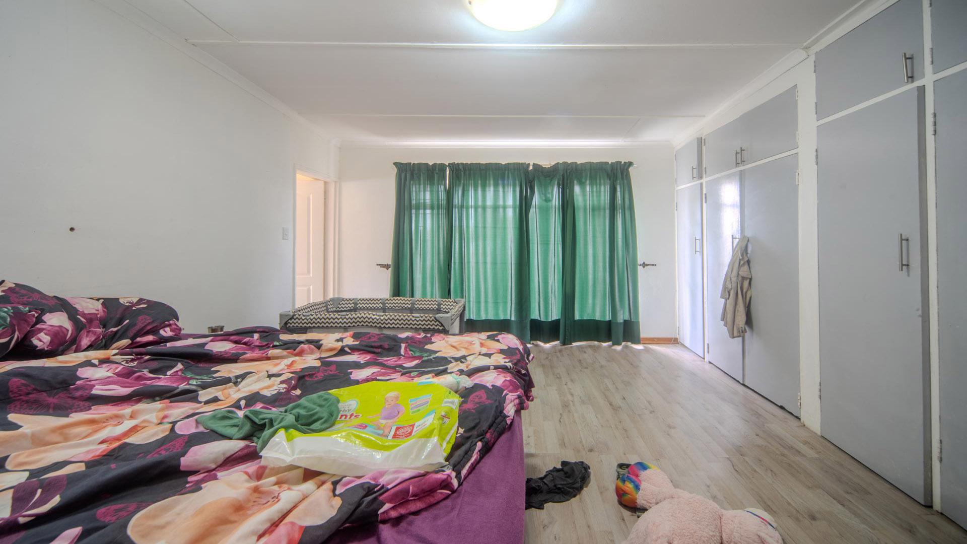 Bed Room 1 of property in Meyerville