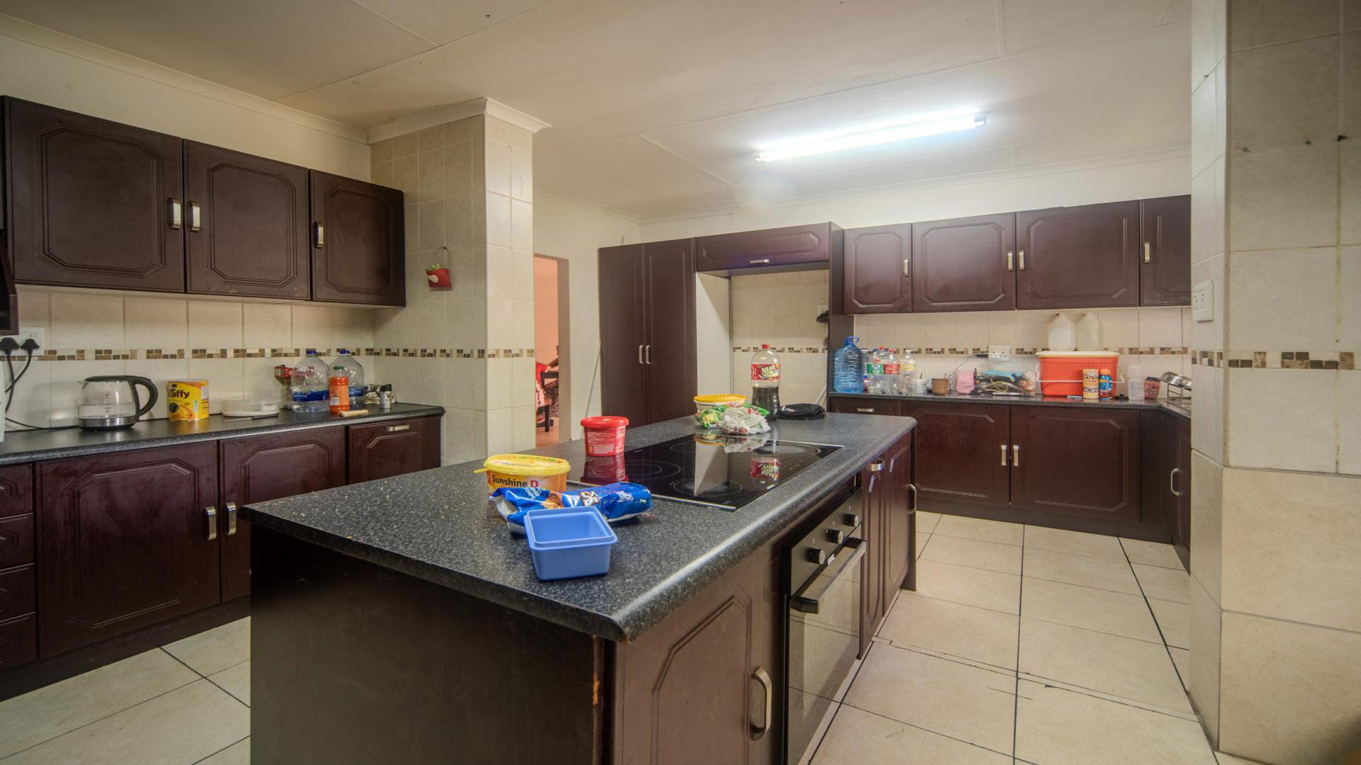 Kitchen of property in Meyerville